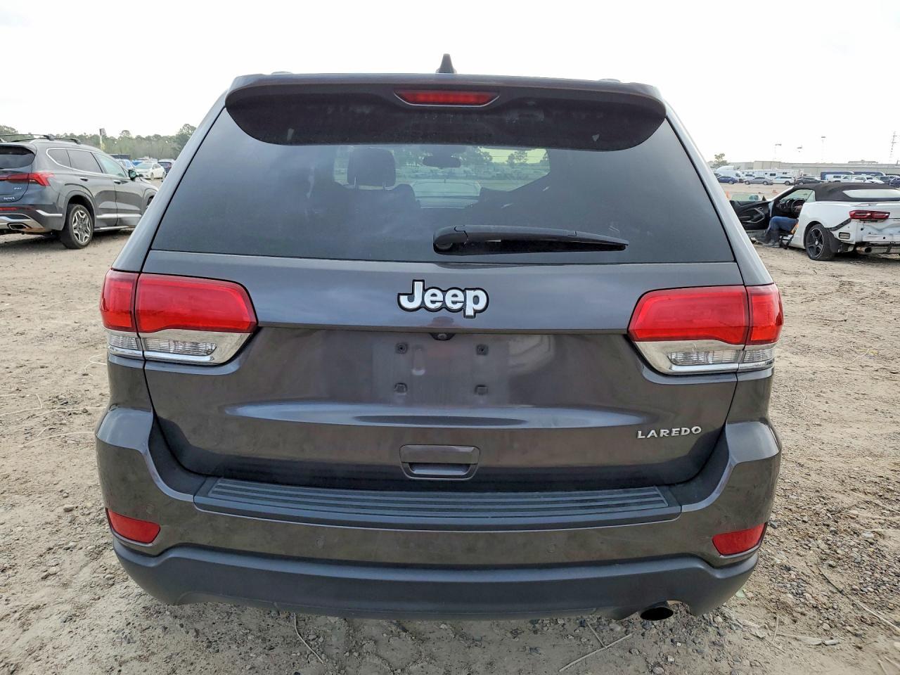 2021 Jeep Grand Cherokee Laredo - Image 6