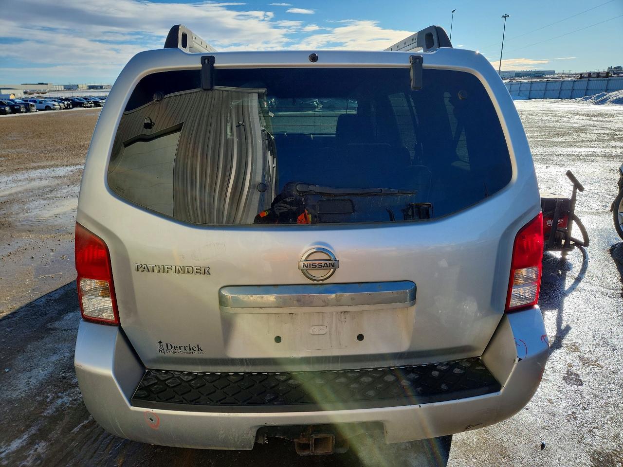 2010 Nissan Pathfinder S - Фото 6