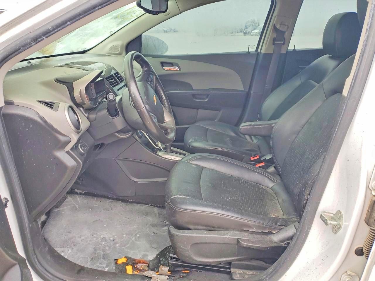 2015 Chev Sonic Ltz - Фото 7