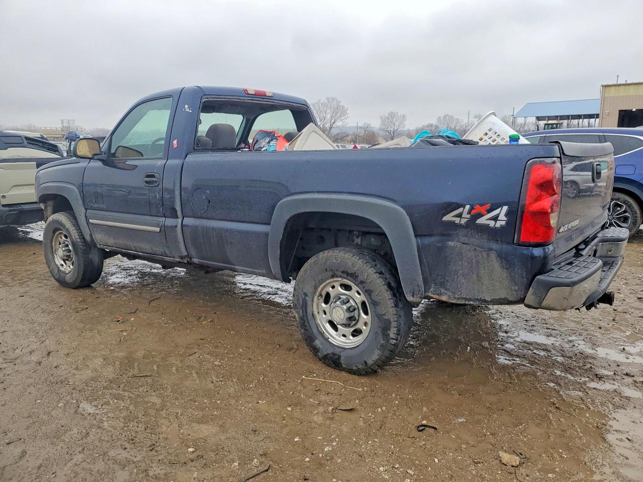 2005 Chevrolet Silverado K2500 Heavy Duty - Image 2