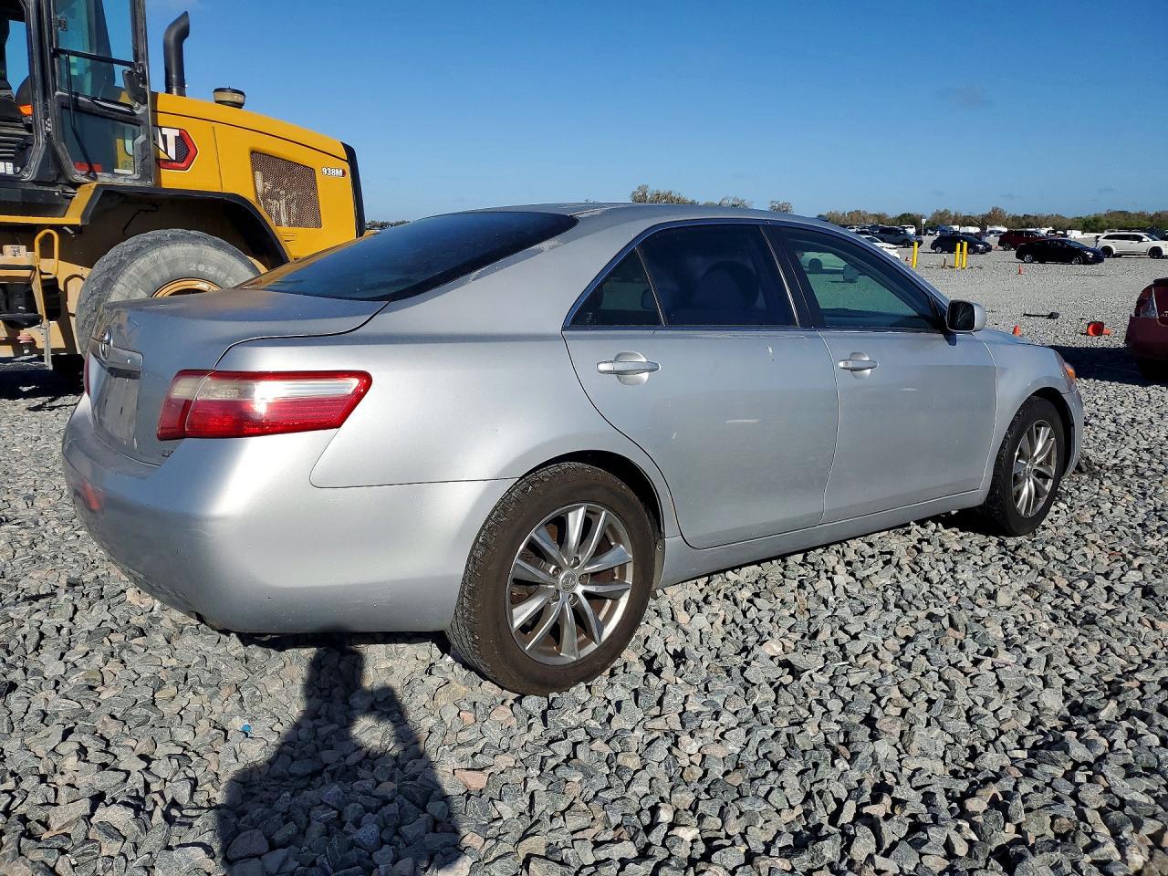 2007 Toyota Camry Le - Image 3