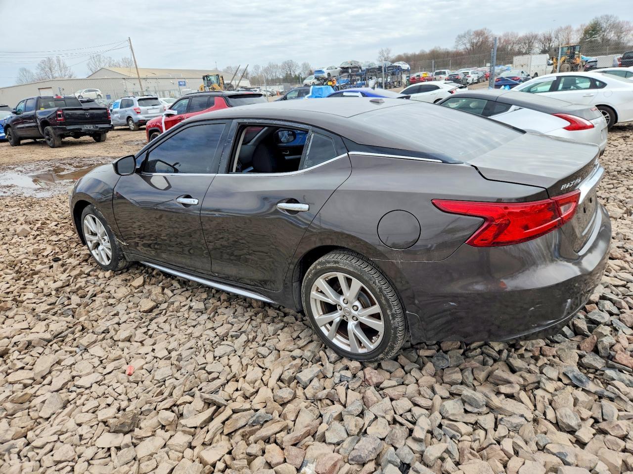 2016 Nissan Maxima 3.5 S - Image 2