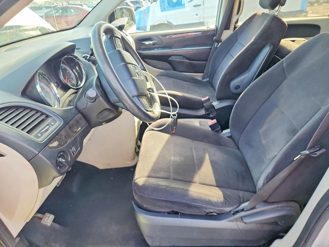 2011 Dodge Grand Caravan Express - Фото 7
