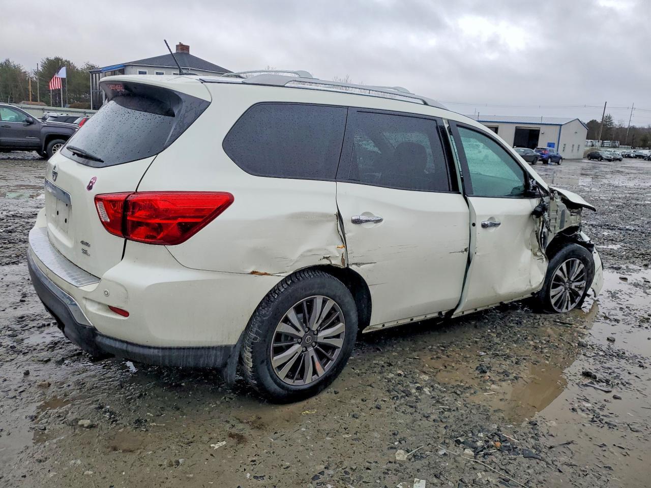 2017 Nissan Pathfinder Sl - Фото 3