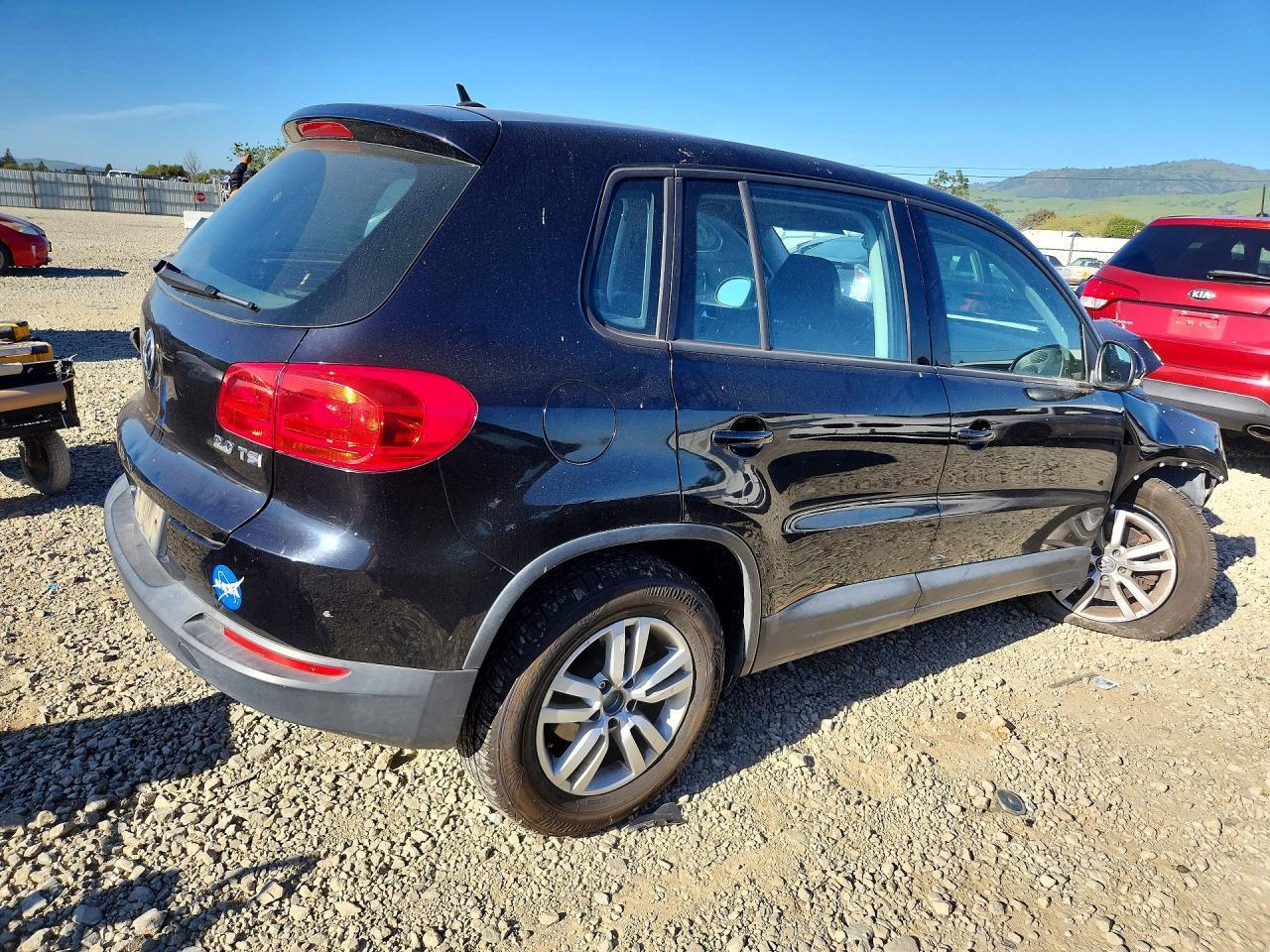 2013 Volkswagen Tiguan S - Image 3