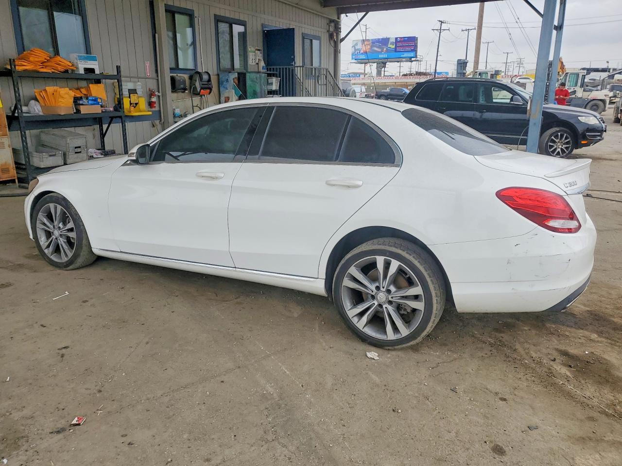 2015 Mercedes-Benz C 300 - Фото 2