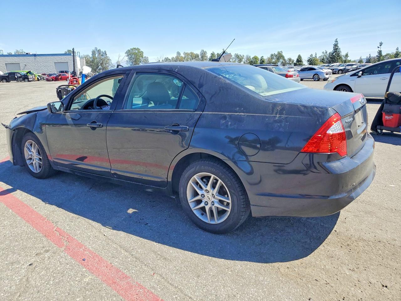 2011 Ford Fusion S - Фото 2