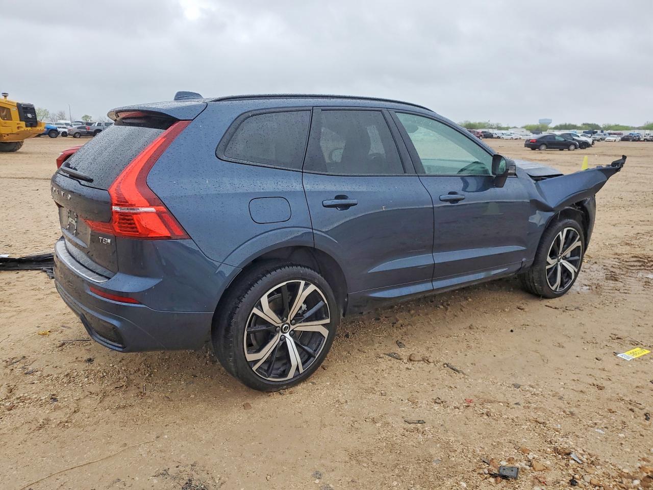 2025 Volvo Xc60 Ultra - Image 3