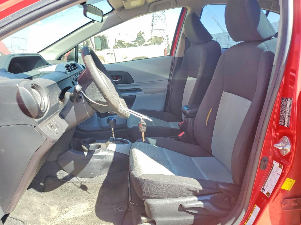 2012 Toyota Prius C Two - Фото 7