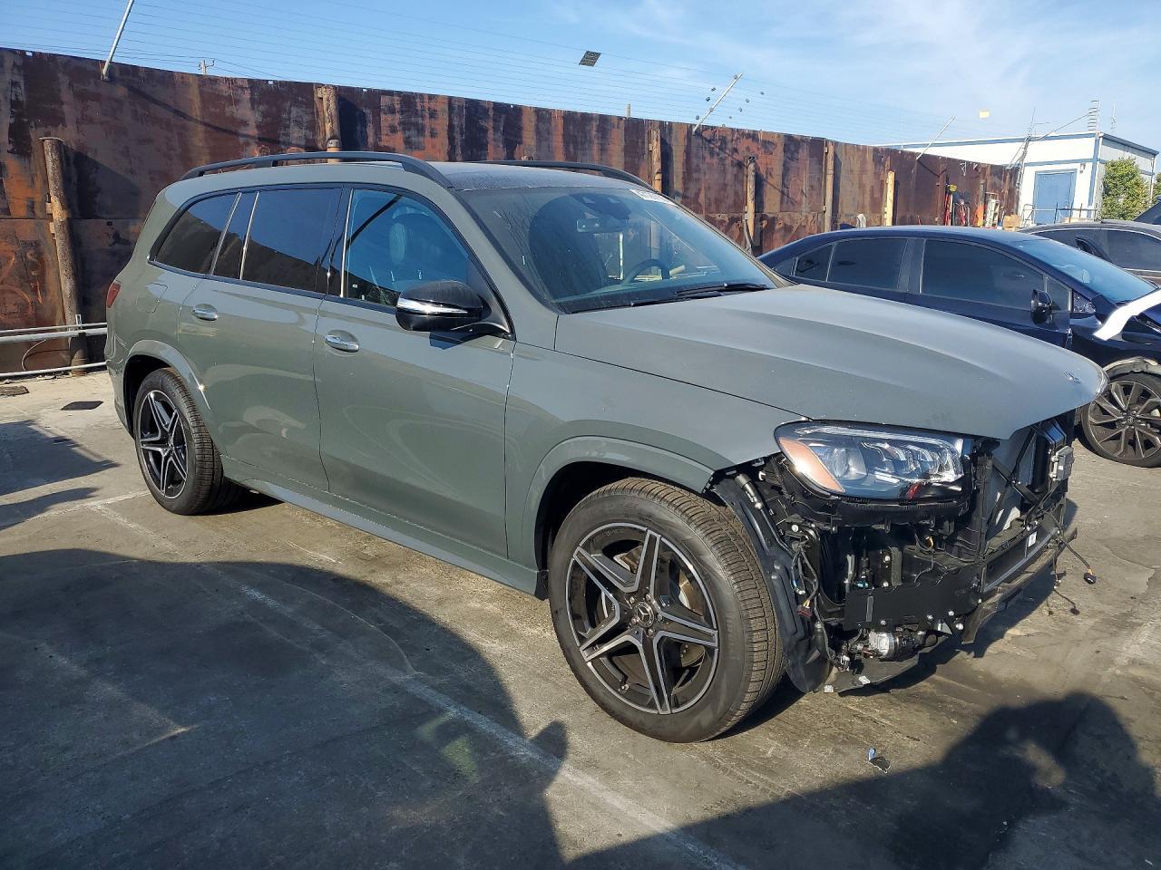 2026 Mercedes-Benz Gls 450 4Matic - Image 4