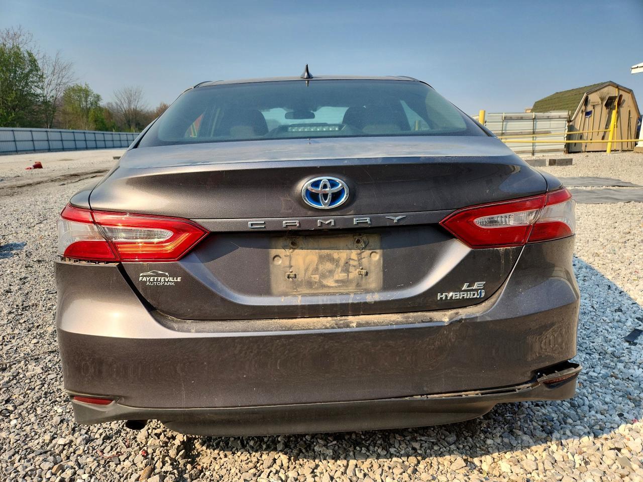 2020 Toyota Camry Hybrid Le - Фото 6