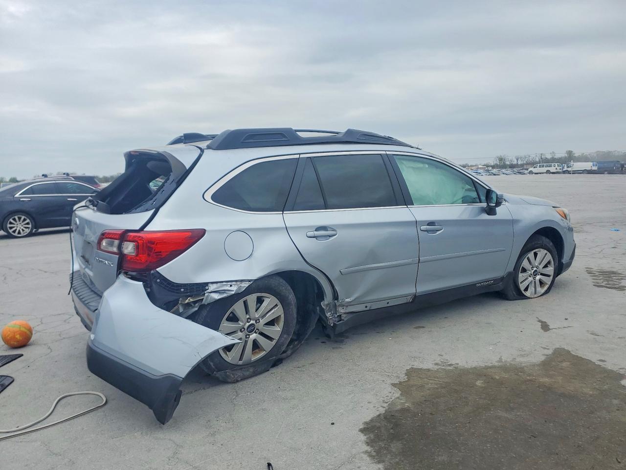 2016 Subaru Outback 2.5I Premium - Фото 3