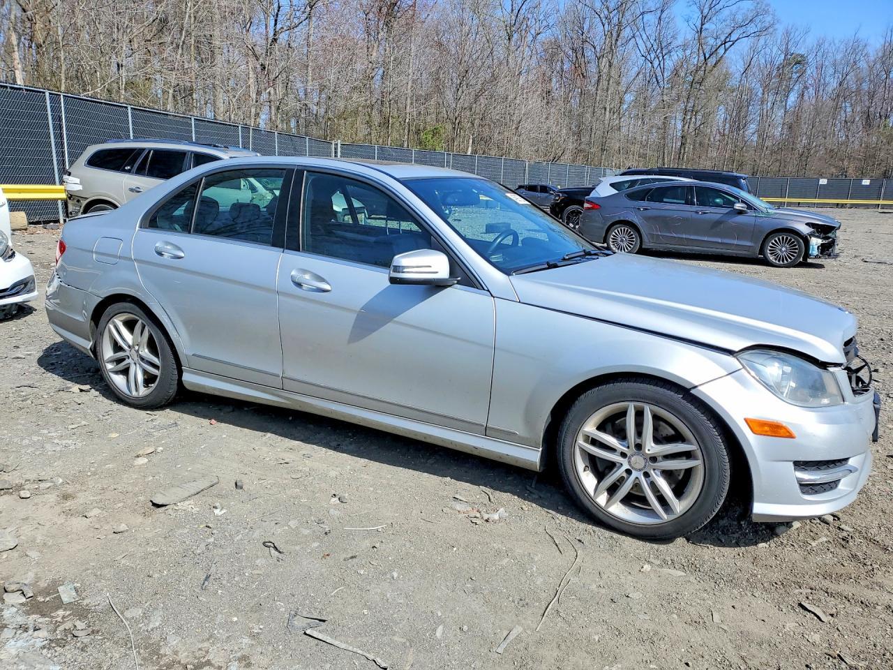 2014 Mercedes-Benz C 300 4Matic - Фото 4