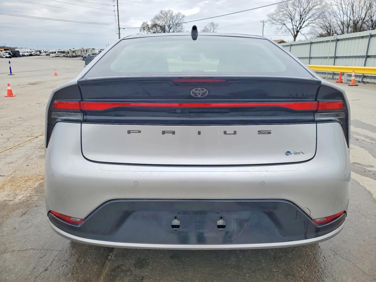 2025 Toyota Prius Xle - Image 6