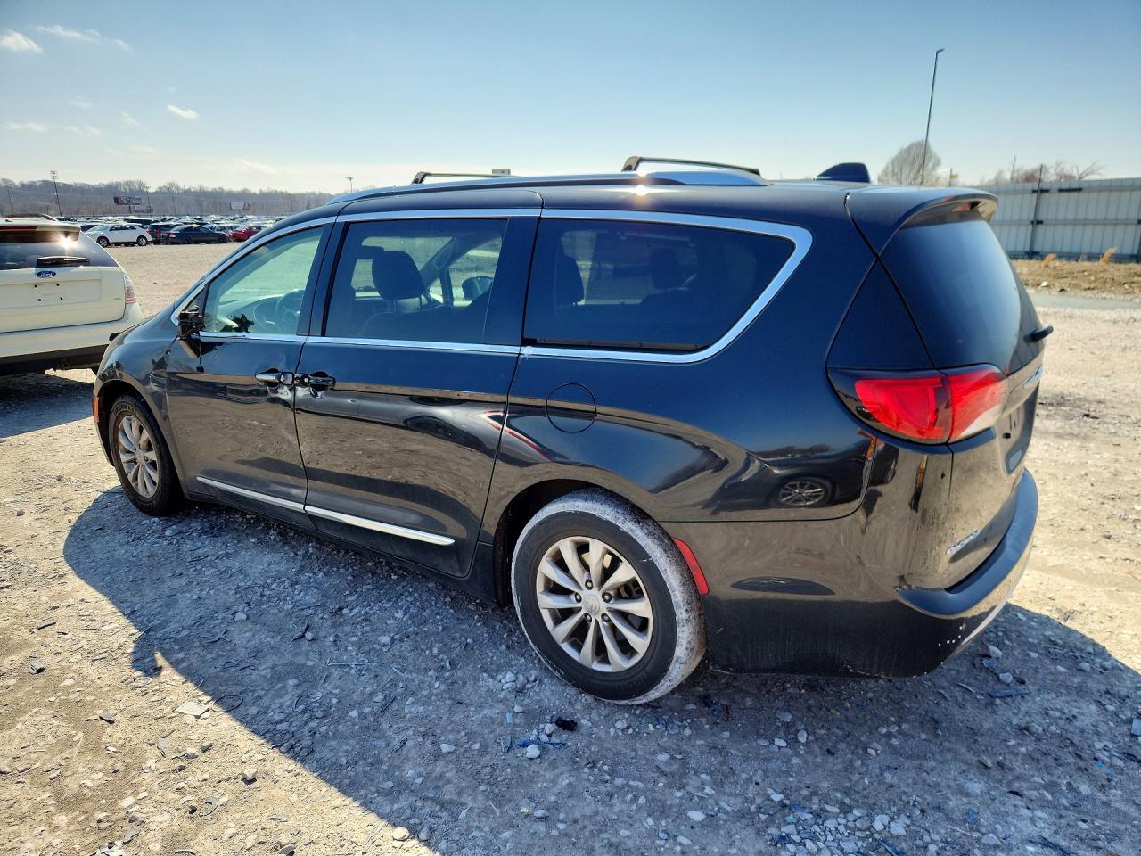 2018 Chrysler Pacifica Touring L Plus - Фото 2