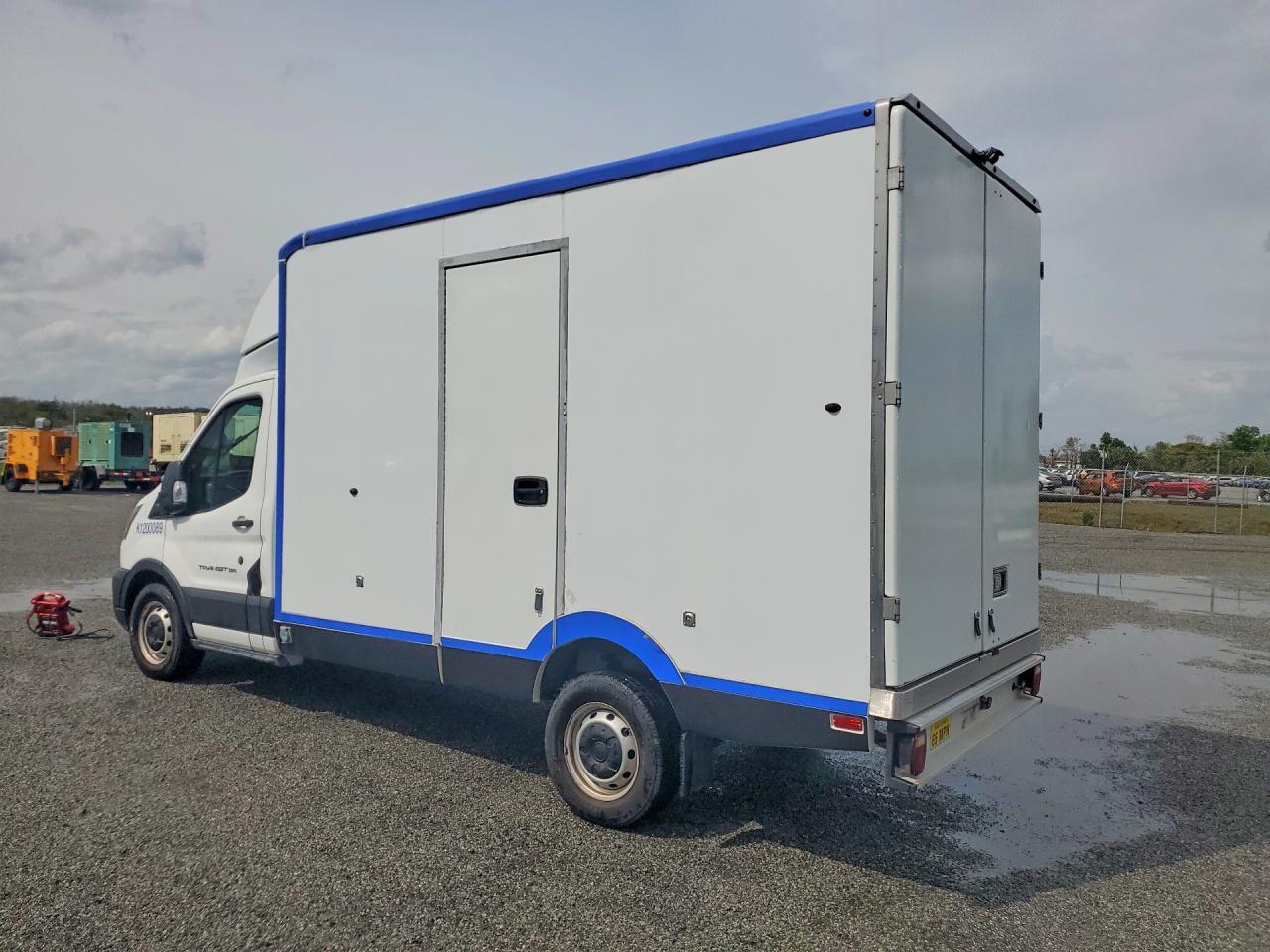 2020 Ford Transit Delivery Truck - Фото 2