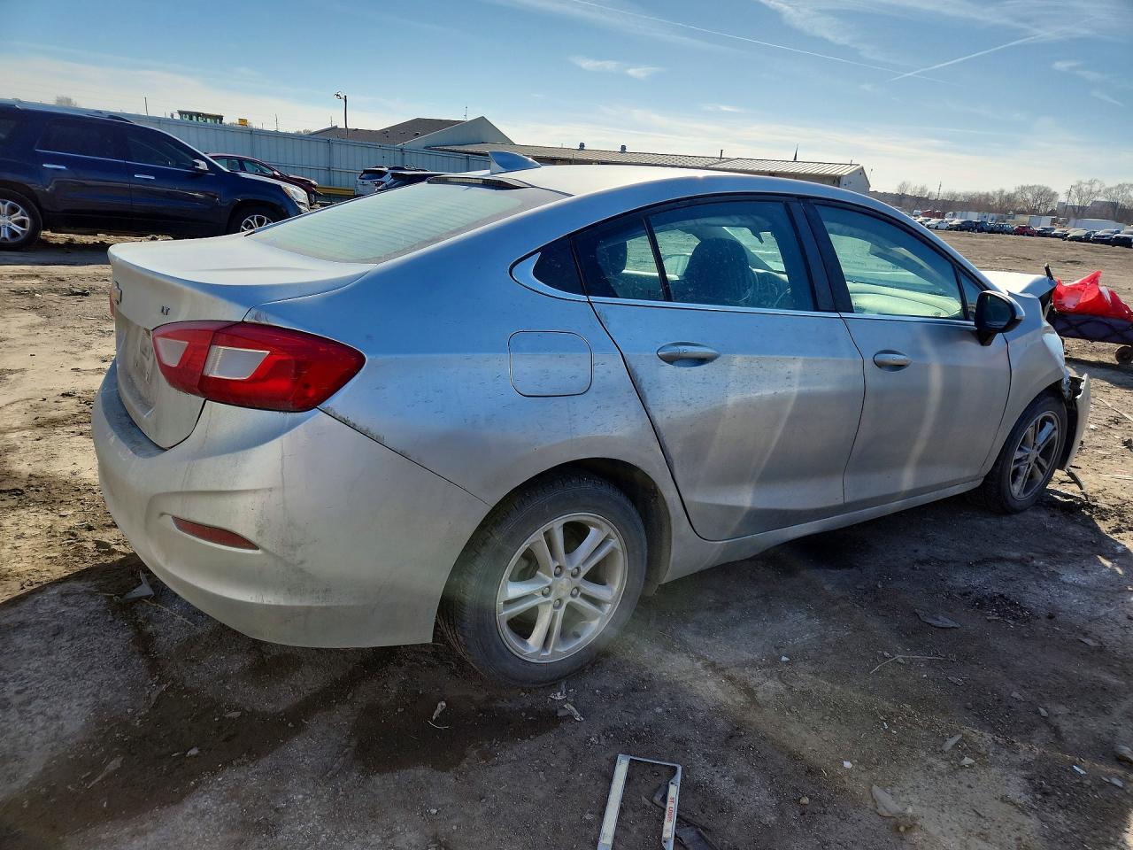 2017 Chevrolet Cruze Lt - Image 3