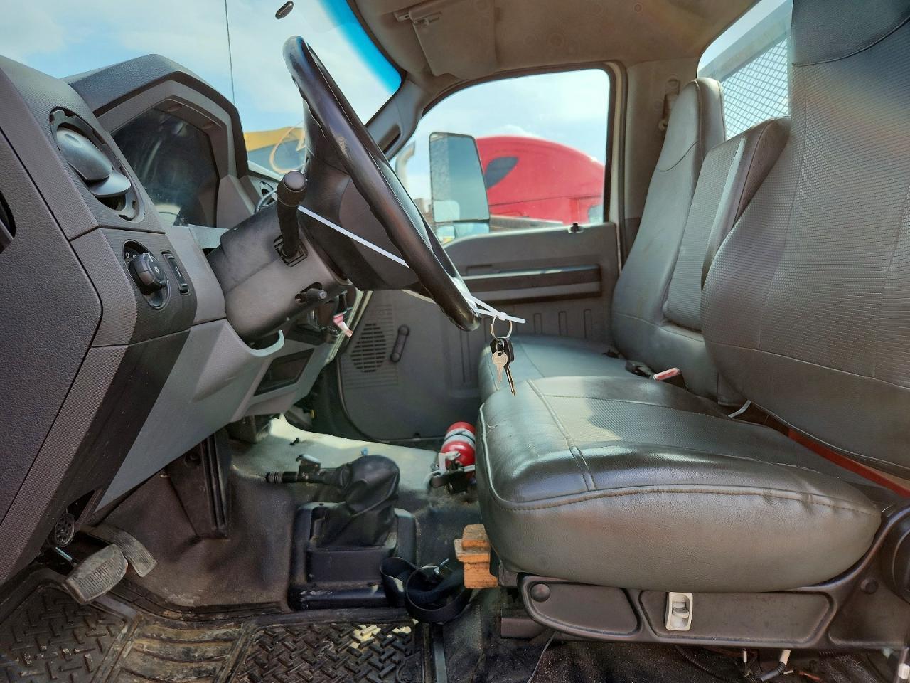 2015 Ford F650 Super Duty Flatbed Truck - Фото 7