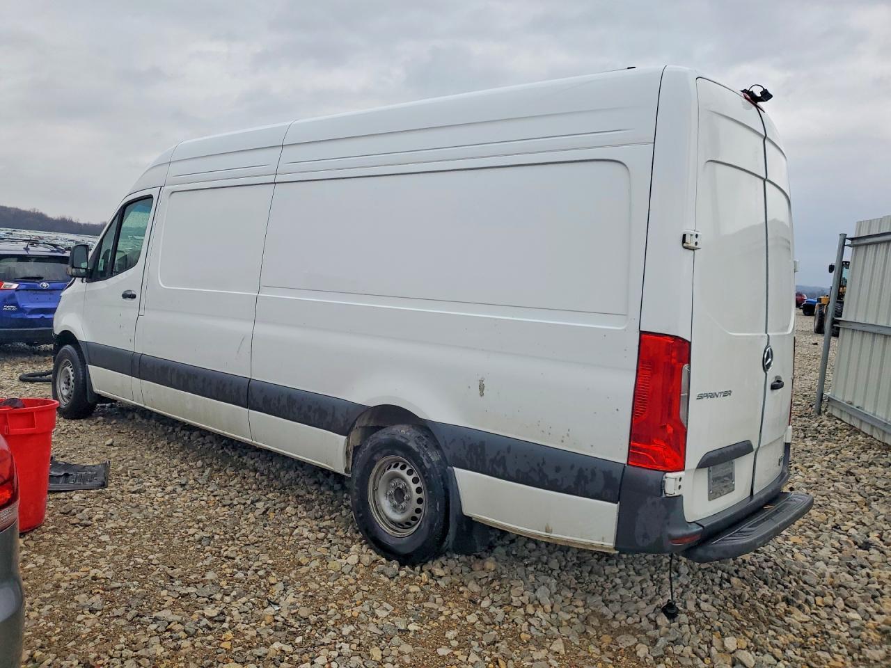 2024 Mercedes Benz Sprinter 2500 Delivery Van - Фото 2