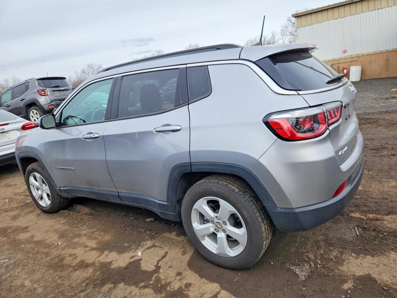 2019 Jeep Compass Latitude - Image 2