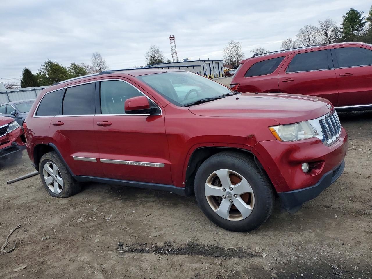 2013 Jeep Grand Cherokee Laredo - Image 4