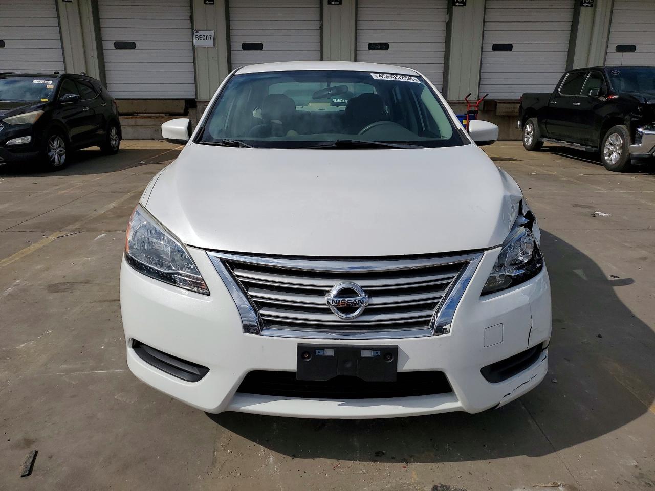 2014 Nissan Sentra S - Image 5