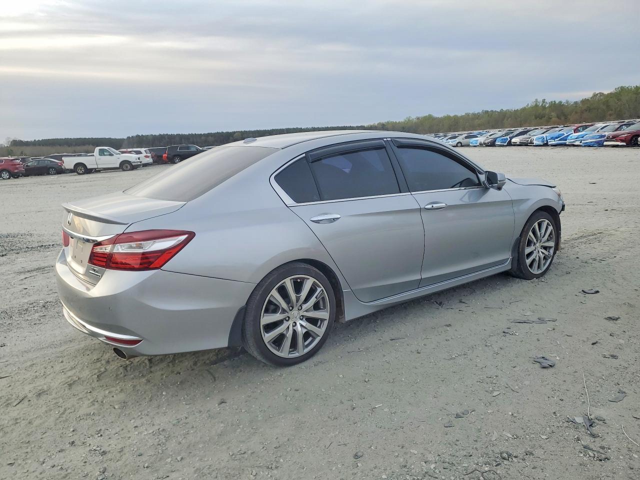 2017 Honda Accord Touring - Фото 3