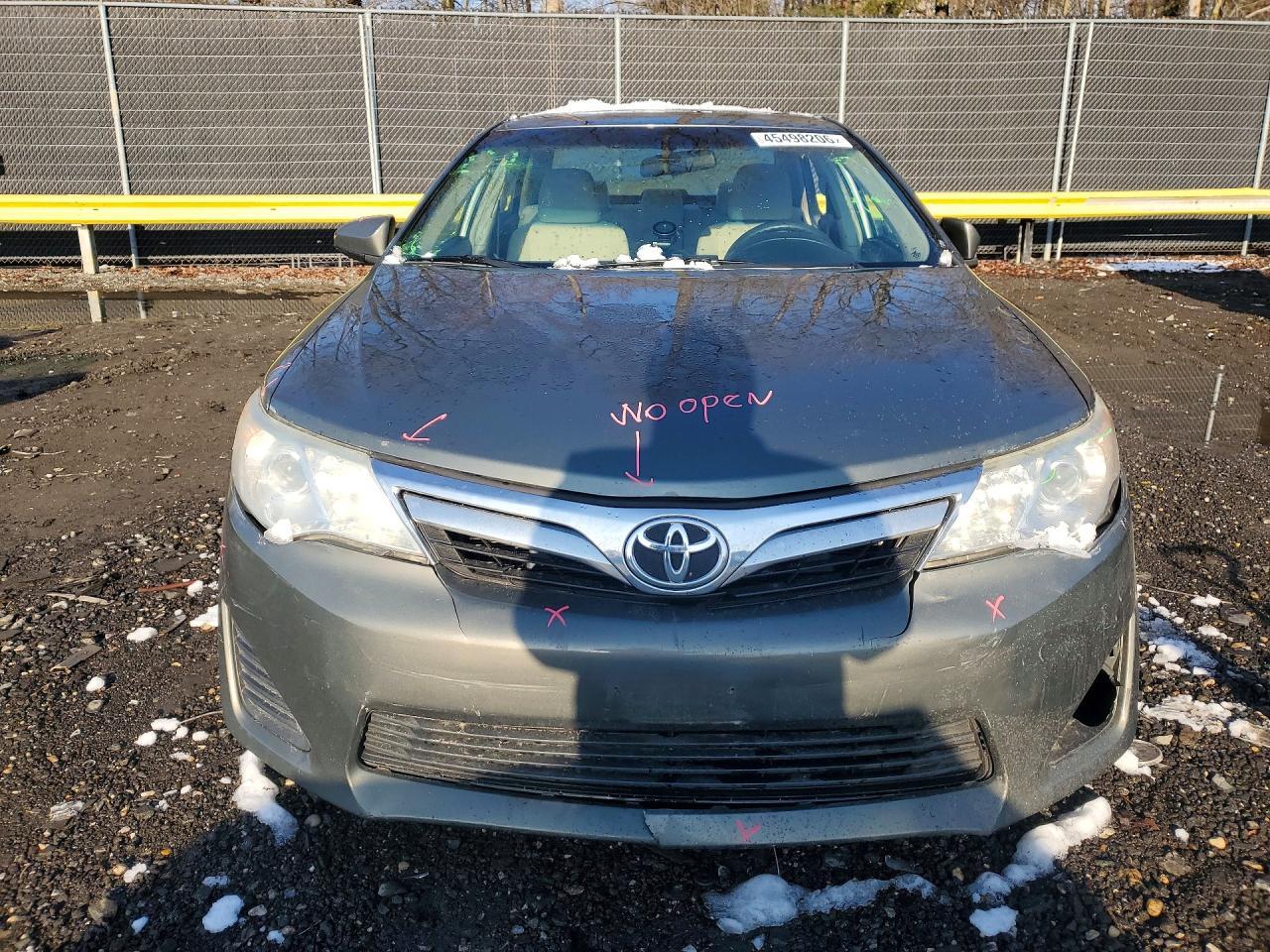 2014 Toyota Camry Le - Фото 5