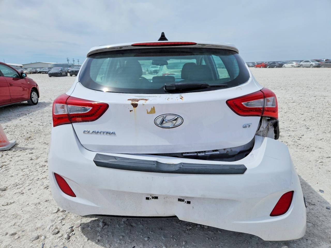 2014 Hyundai Elantra - Image 6