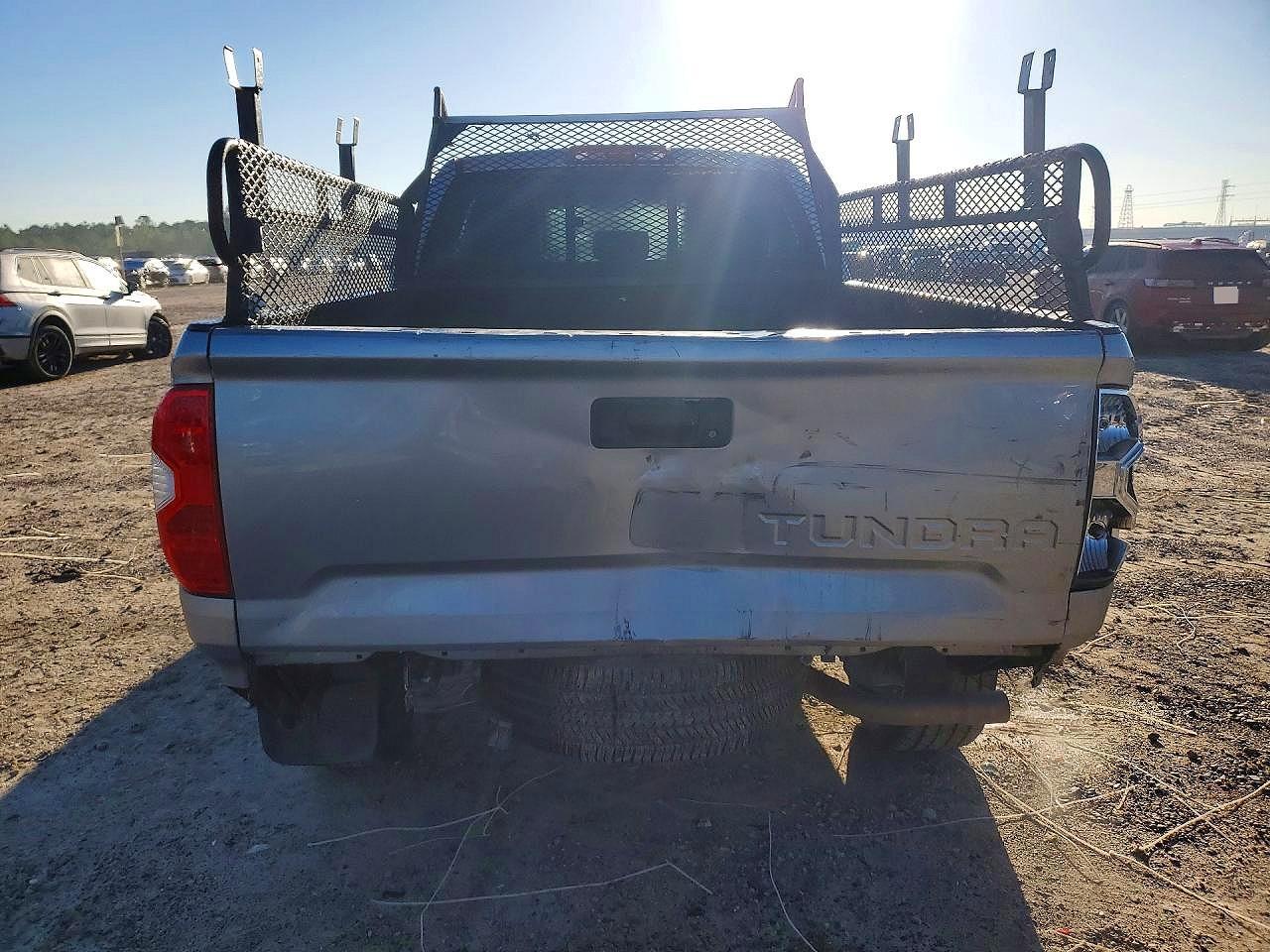 2017 Toyota Tundra Sr5 - Image 6