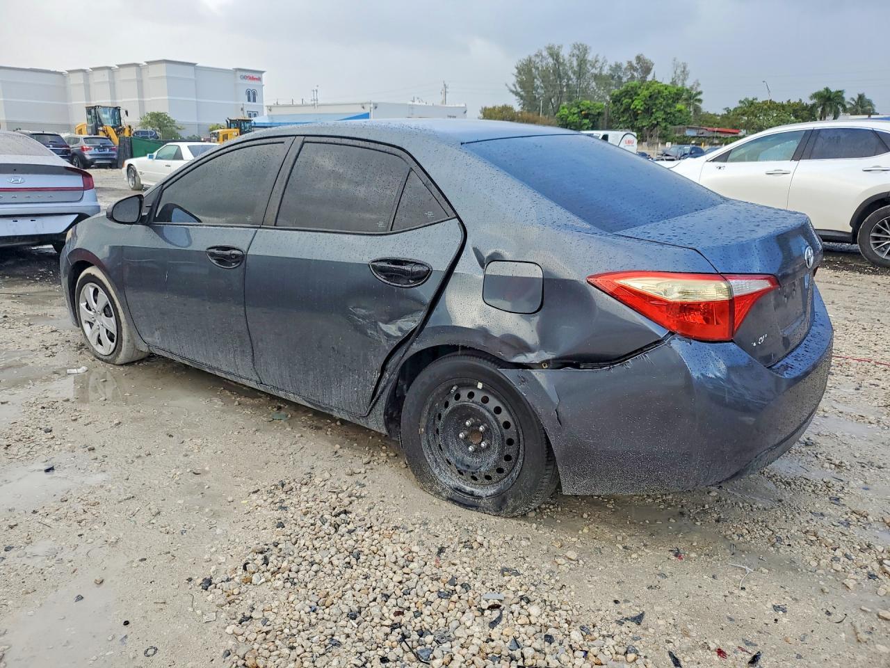 2016 Toyota Corolla Le - Фото 2