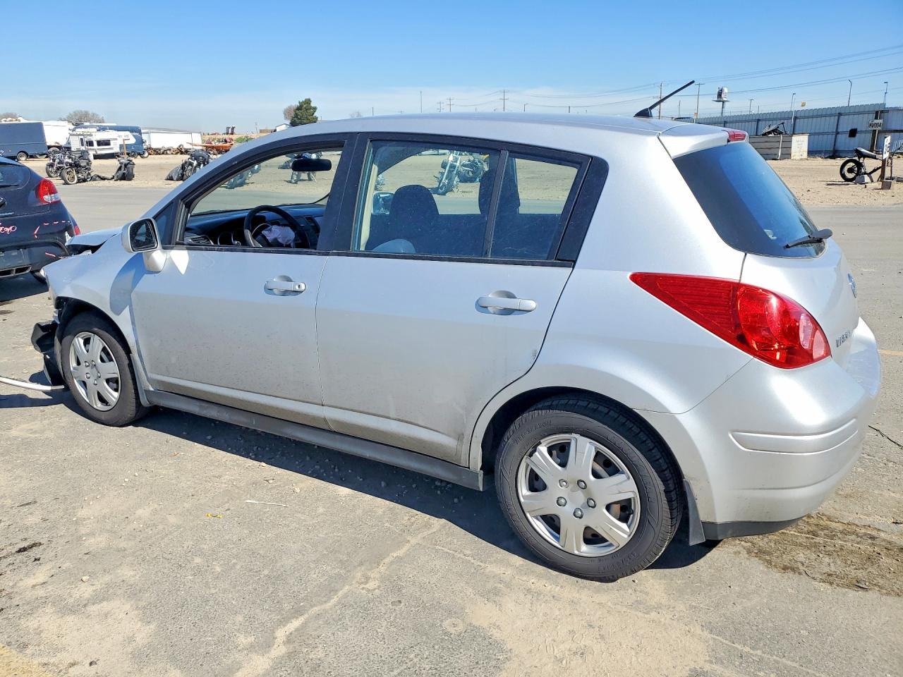 2008 Nissan Versa 1.8 S - Фото 2