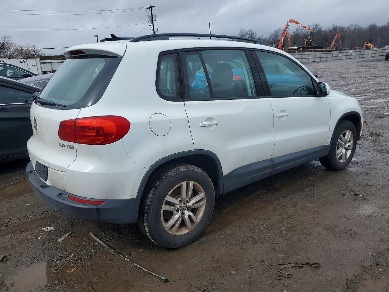 2015 Volkswagen Tiguan S - Image 3