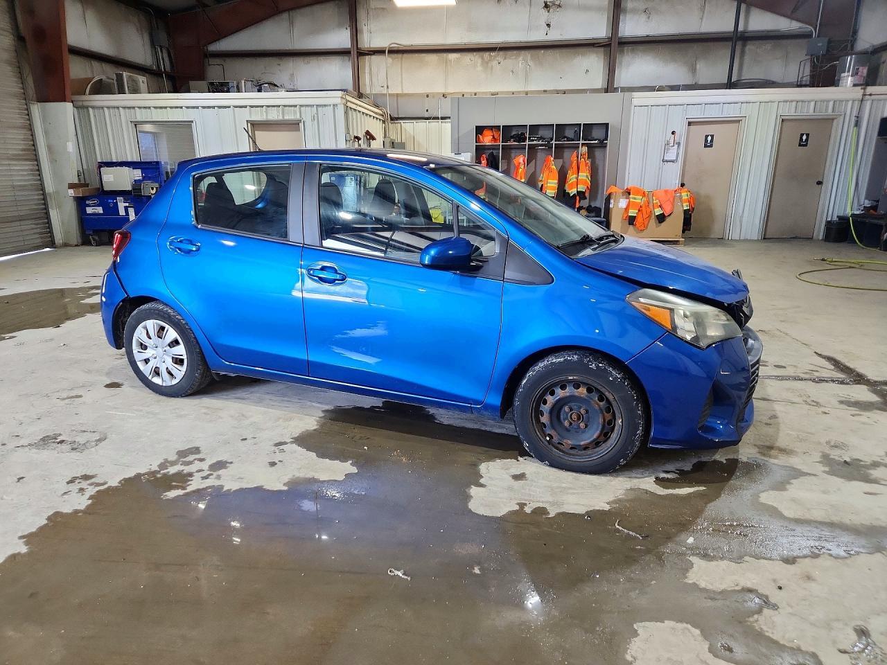 2015 Toyota Yaris 5-Door L - Фото 4