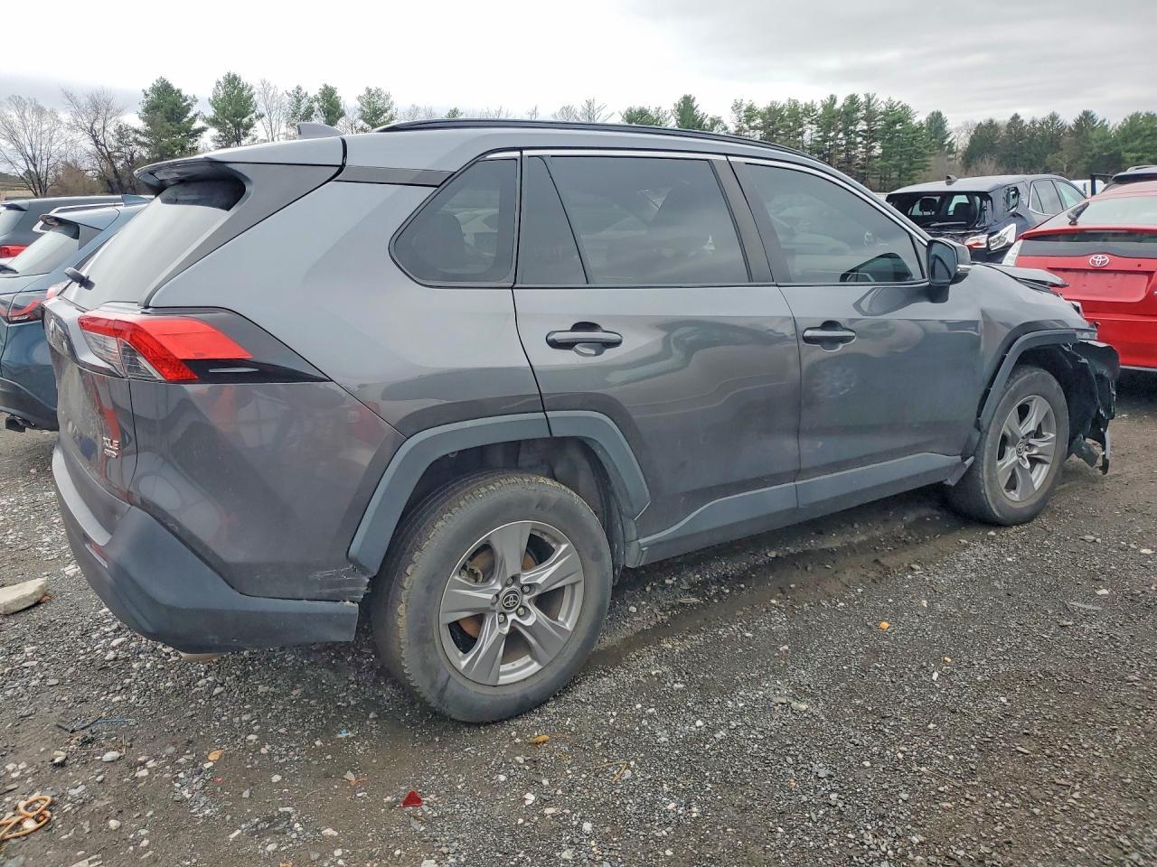 2022 Toyota Rav4 Xle - Image 3