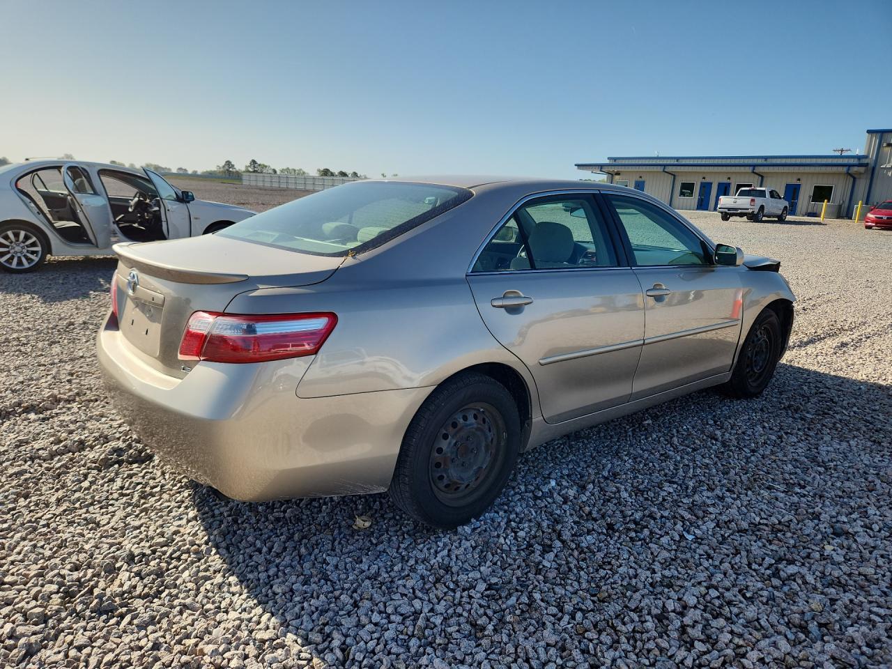2009 Toyota Camry Le - Image 3