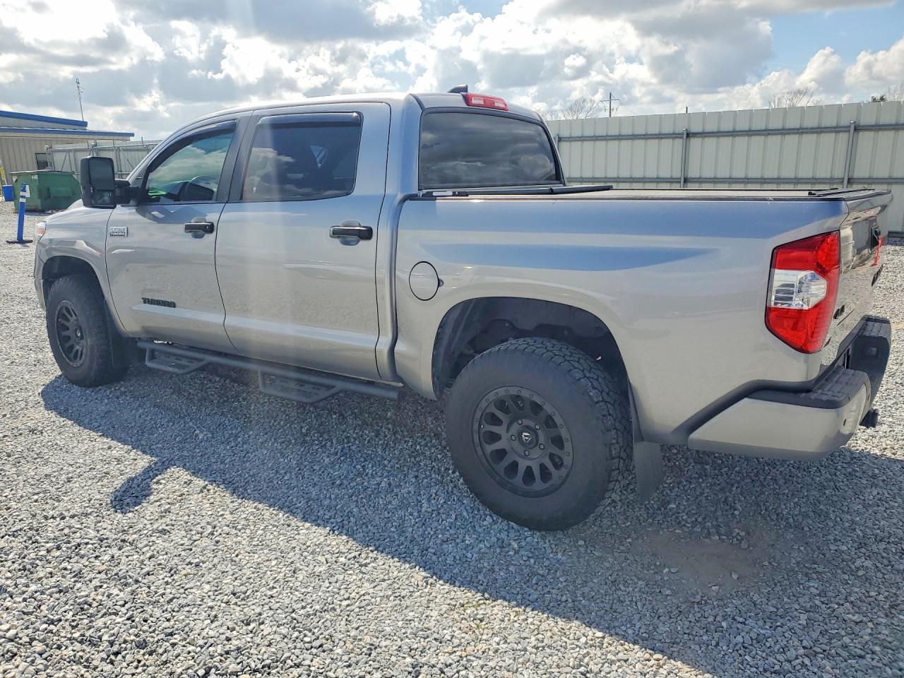 2020 Toyota Tundra Platinum - Фото 2