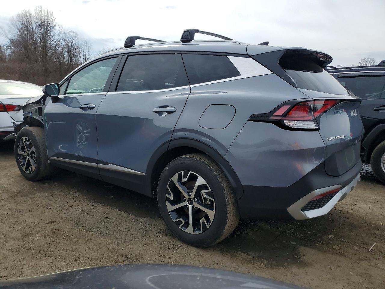 2024 Kia Sportage Ex - Image 2