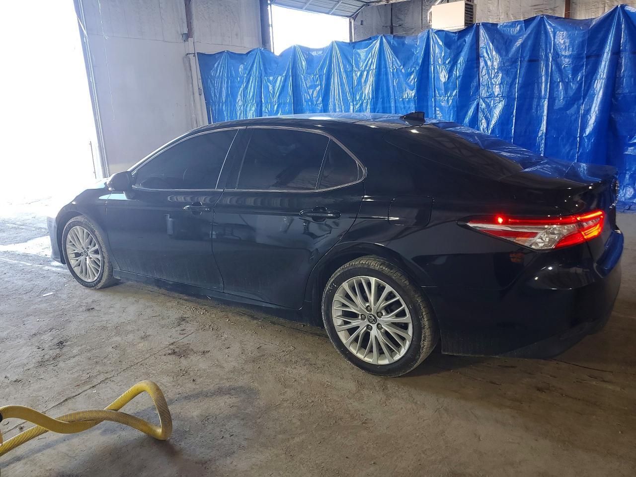 2018 Toyota Camry Xle - Фото 2
