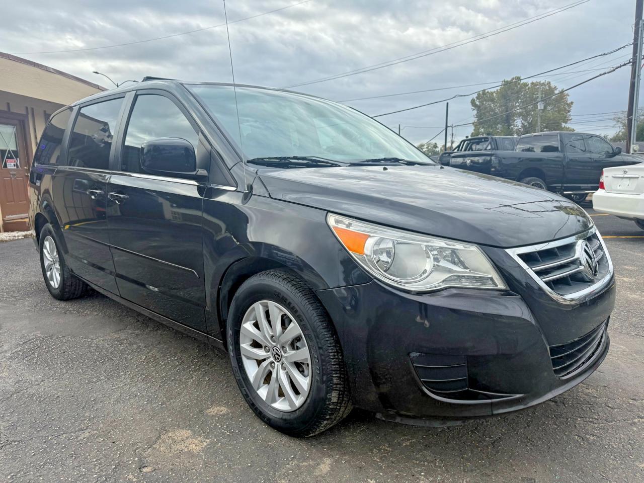2012 Volkswagen Routan Se