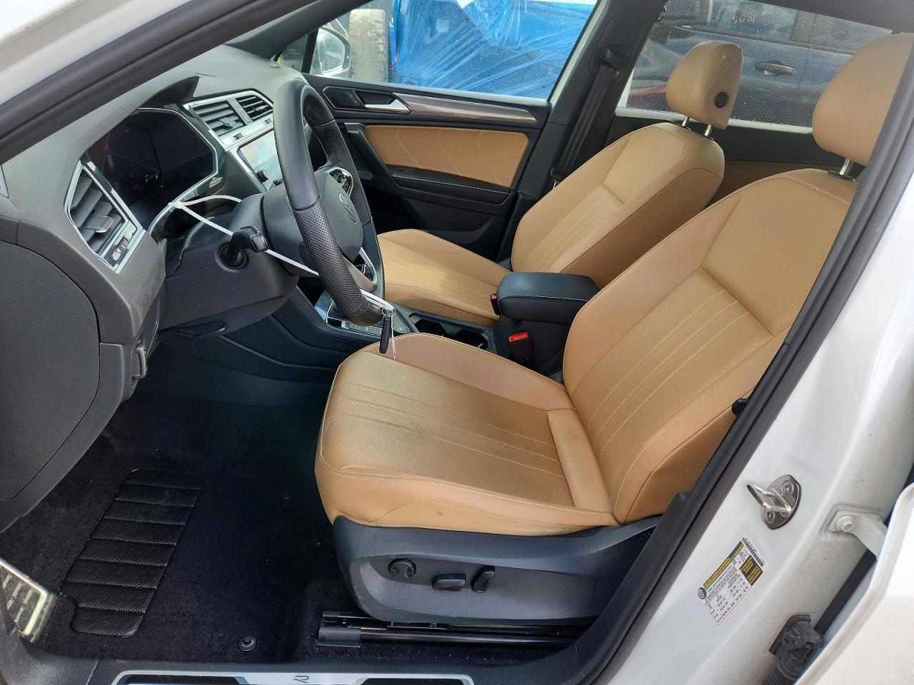2024 Volkswagen Tiguan Se R-Line Black - Image 7