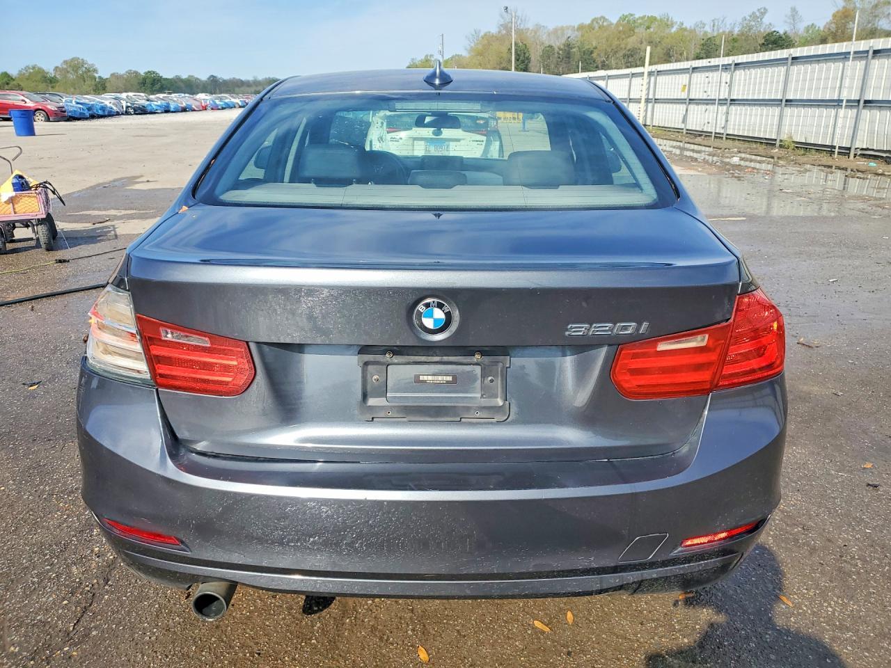 2013 BMW 320 I - Image 6