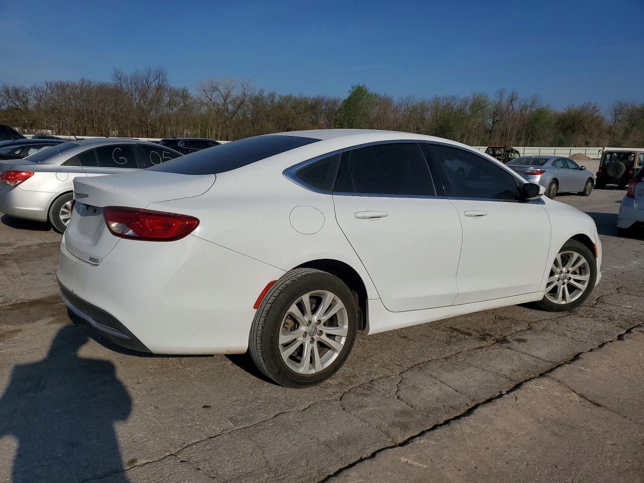 2016 Chrysler 200 Limited - Фото 3