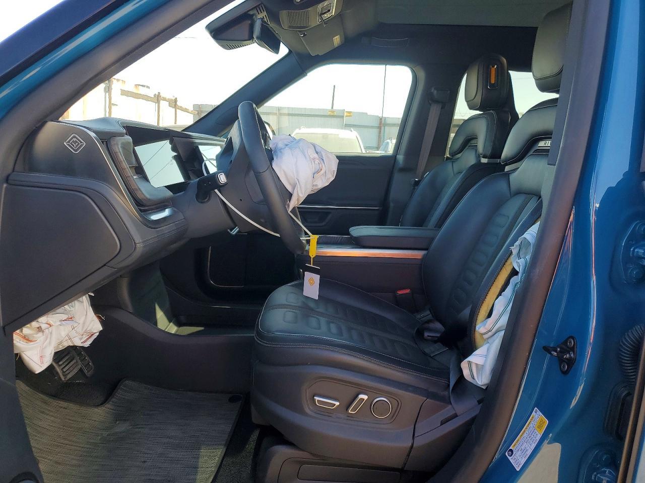 2025 Rivian R1T Adventure - Image 7