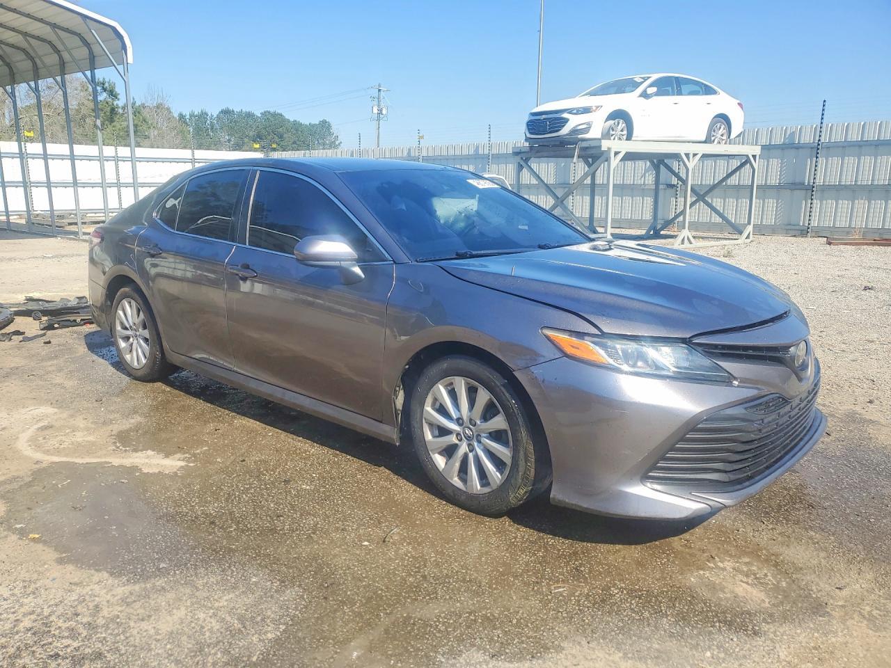 2018 Toyota Camry Le - Image 4