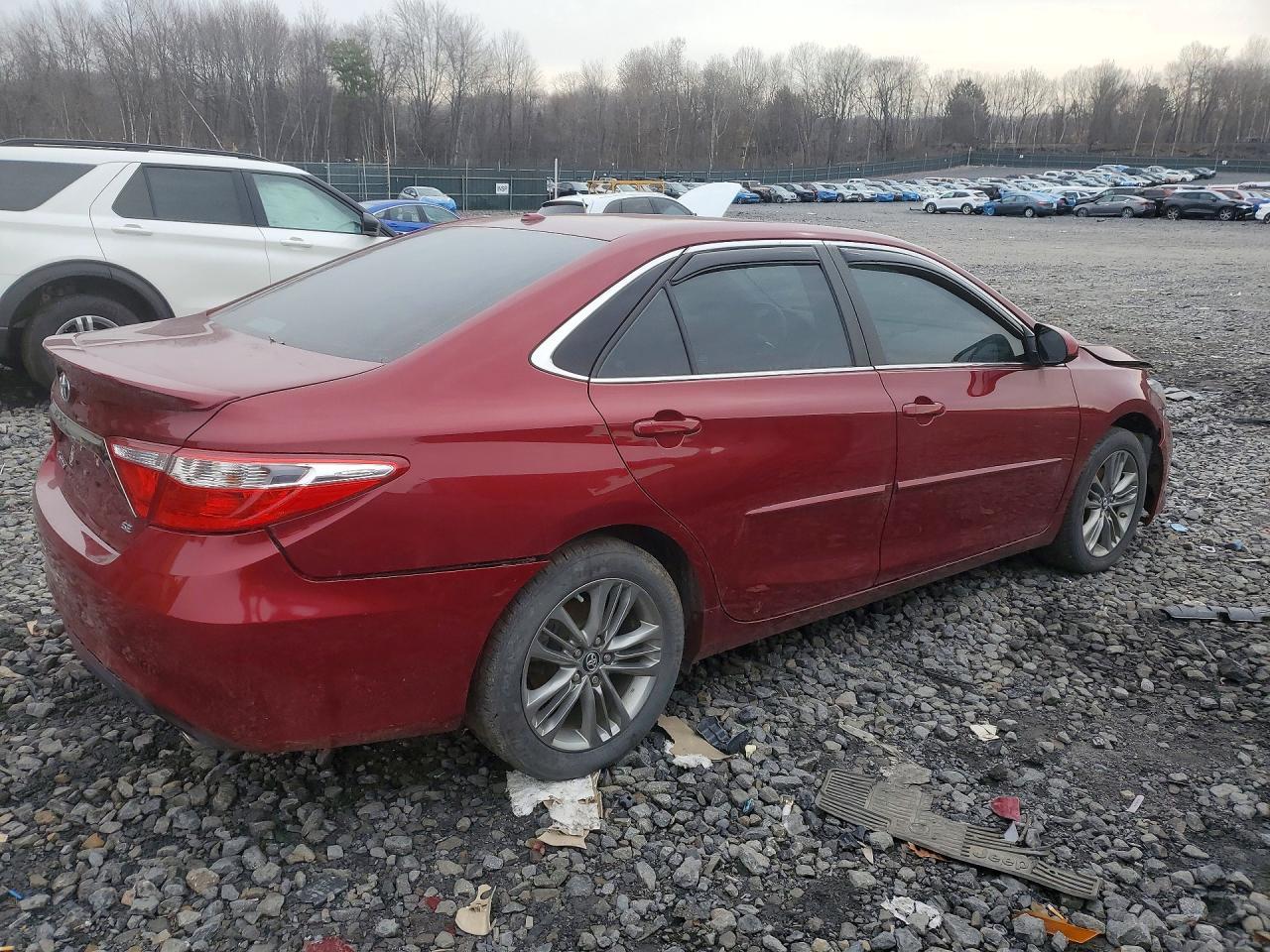 2017 Toyota Camry Se - Фото 3