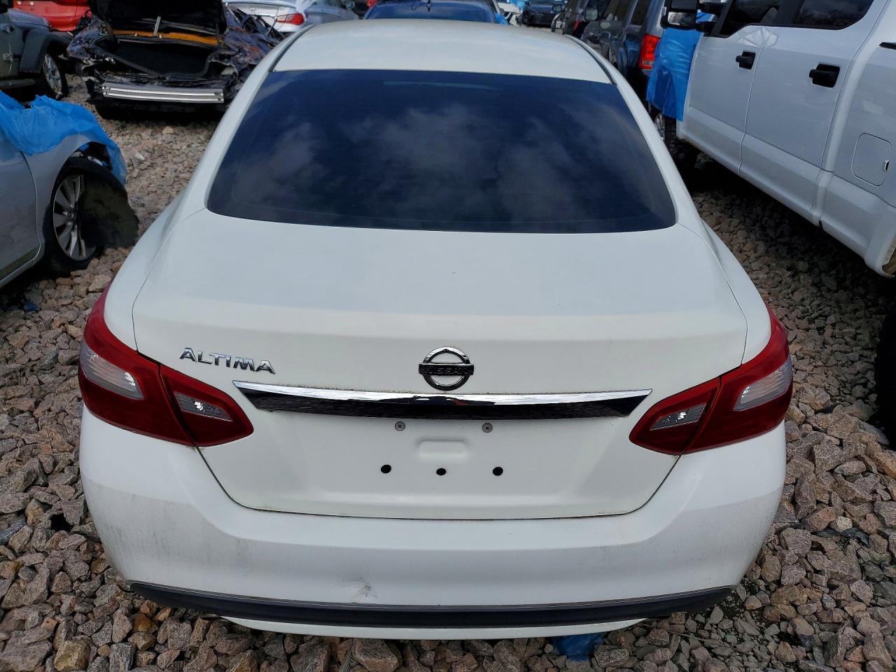 2018 Nissan Altima - Image 6