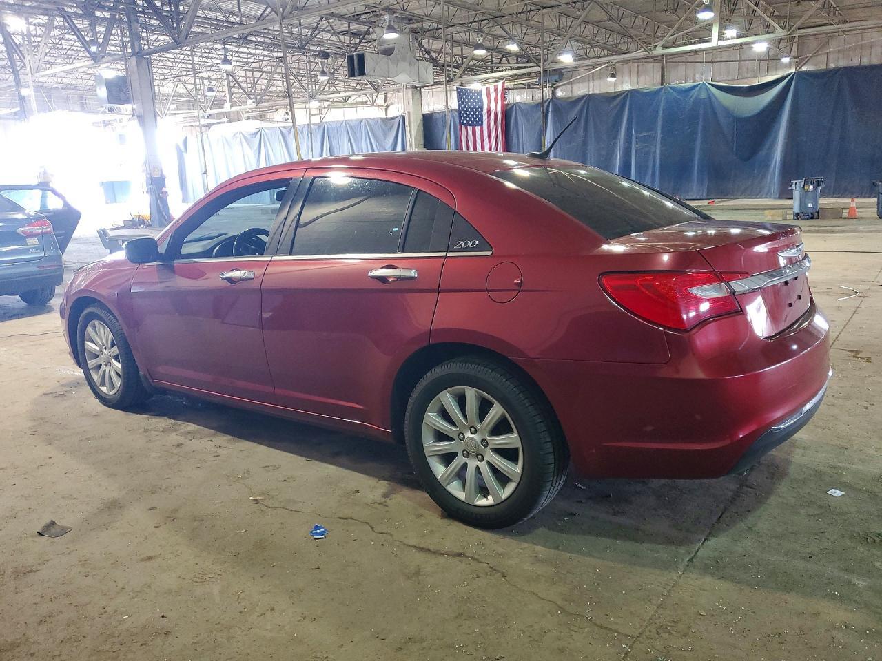 2014 Chrysler 200 Limited - Фото 2