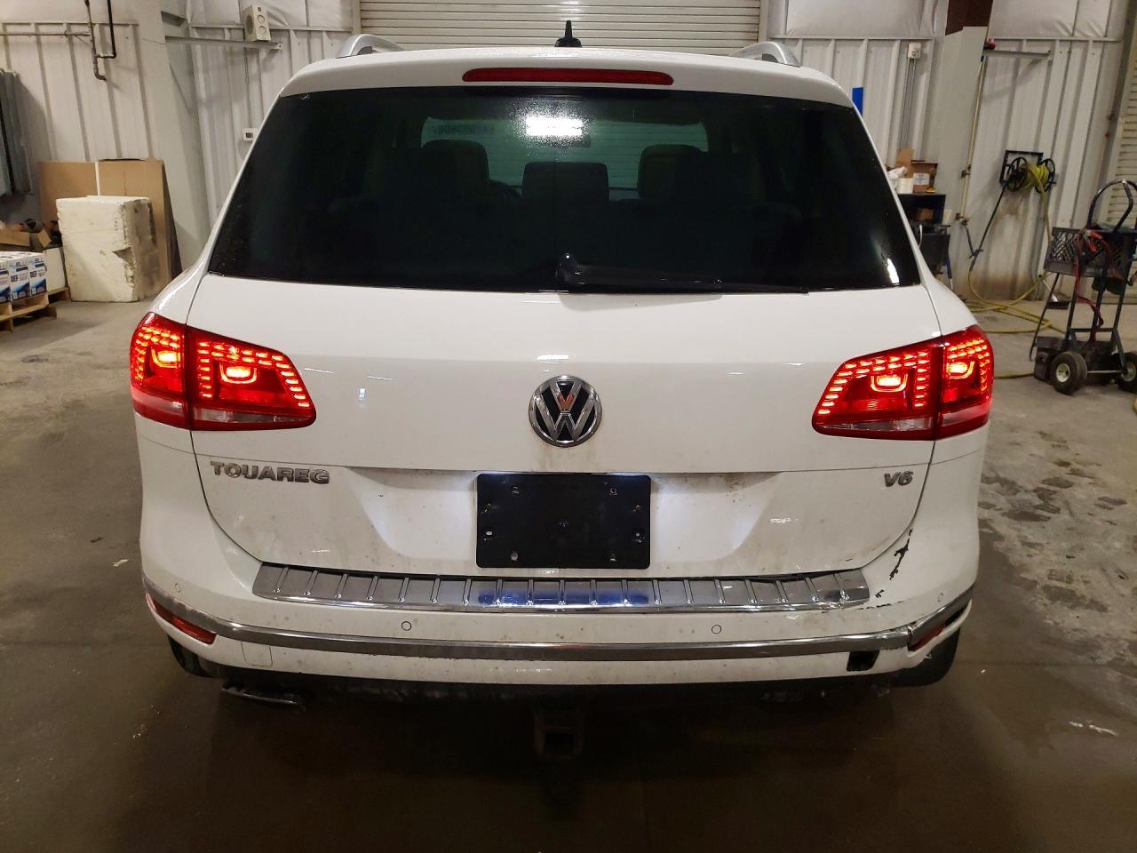 2016 Volkswagen Touareg Sport - Фото 6