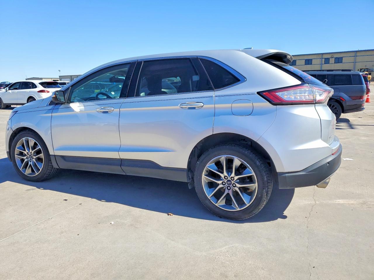 2018 Ford Edge Titanium - Фото 2